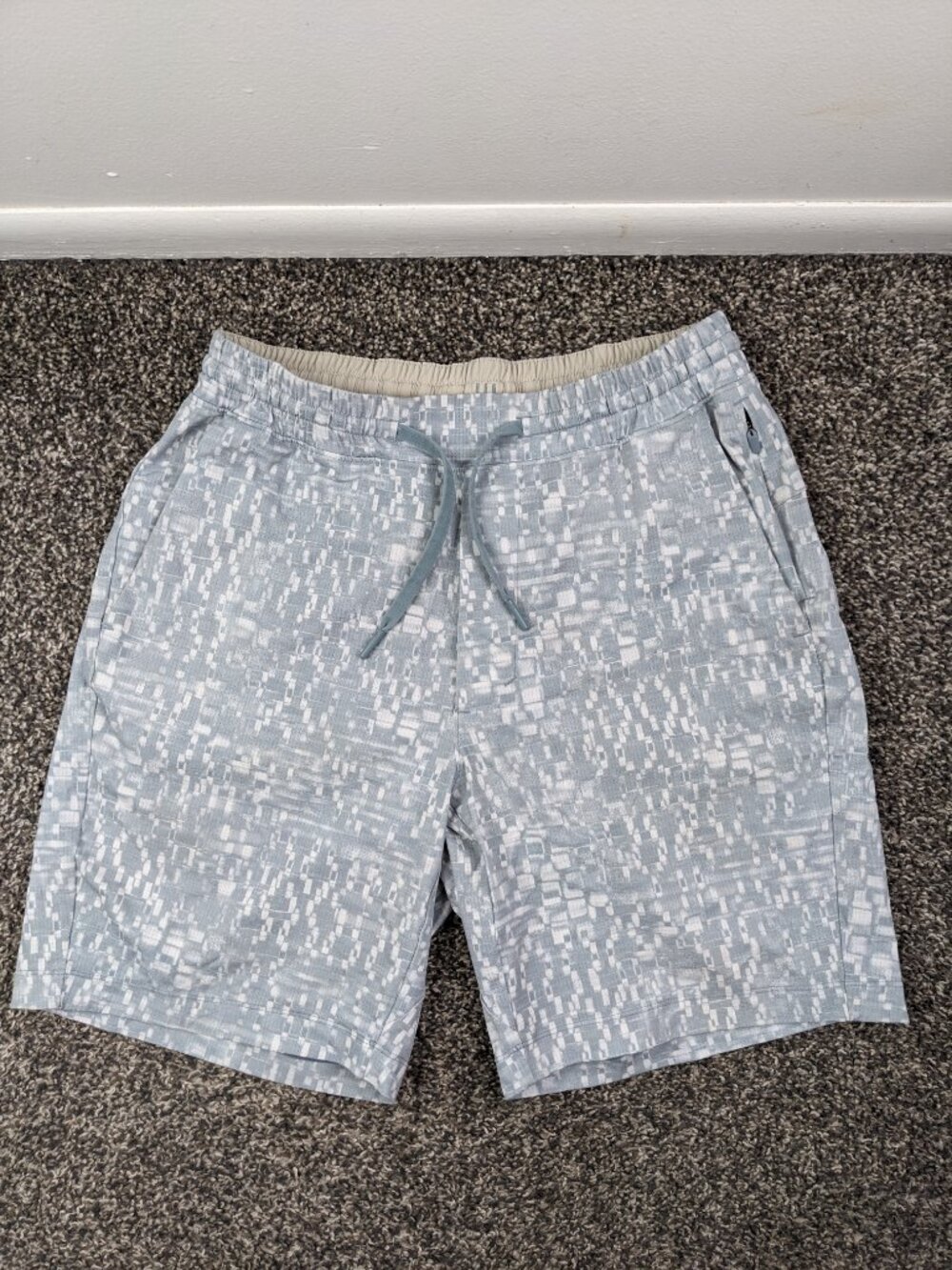 2020 Lululemon Shorts 8" Bowline Super Structure Blue Cast Multi Mens Small $78